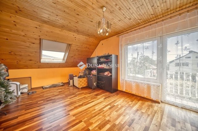 Eladó családi ház, Vecsésen 149 M Ft, 6 szobás
