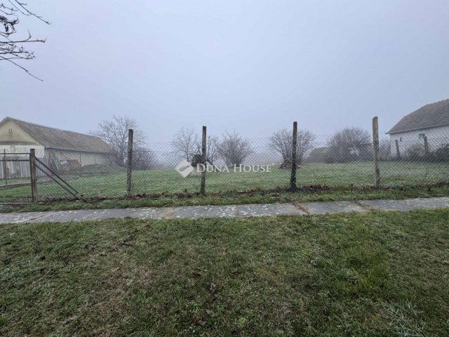 Eladó telek, Bissén 5.49 M Ft / költözzbe.hu