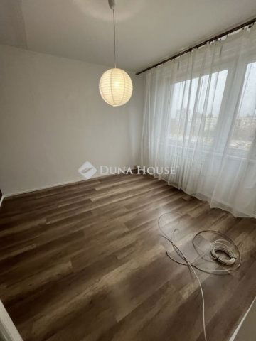 Eladó panellakás, Kecskeméten 40.9 M Ft, 2 szobás