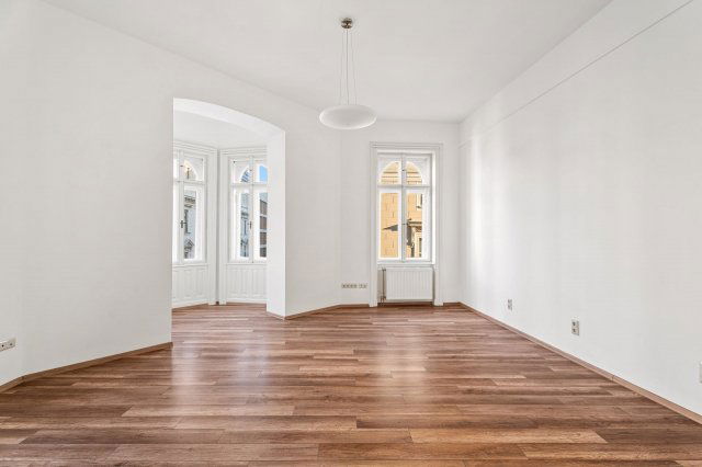 Eladó téglalakás, Budapesten, VI. kerületben, Hajós utcában