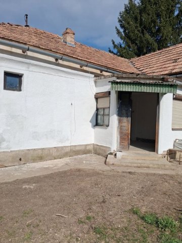 Eladó családi ház, Szabadszentkirályon 15.5 M Ft, 3 szobás