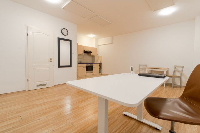 Kiadó iroda, Budapesten, XIV. kerületben 150 E Ft / hó, 1 szobás