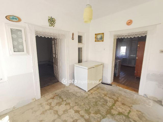 Eladó családi ház, Bükkszéken 30 M Ft, 3 szobás