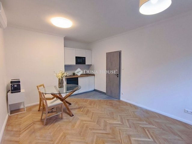 Eladó téglalakás, Budapesten, XIII. kerületben 74 M Ft, 2 szobás