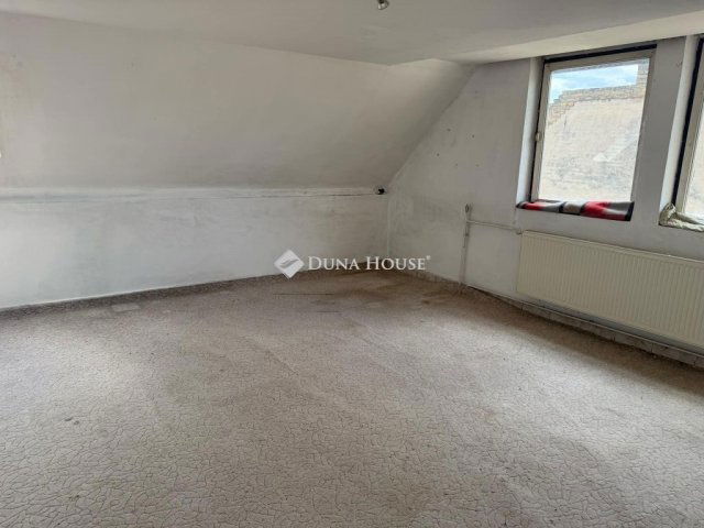 Eladó családi ház, Budapesten, XX. kerületben 79.999 M Ft