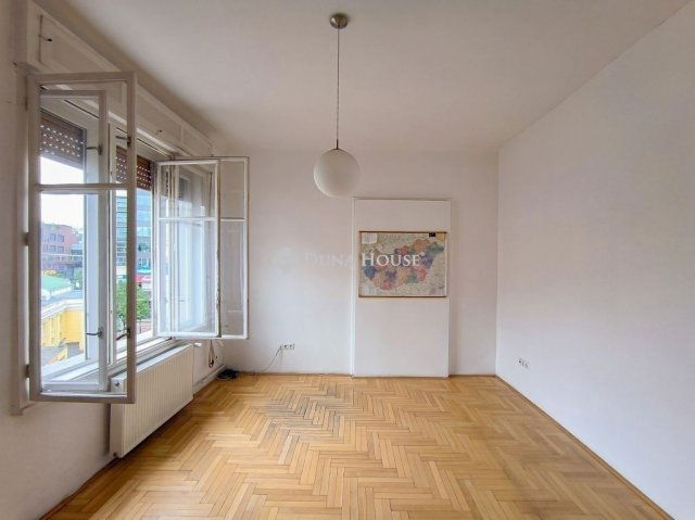 Eladó téglalakás, Budapesten, VIII. kerületben 97 M Ft, 3 szobás