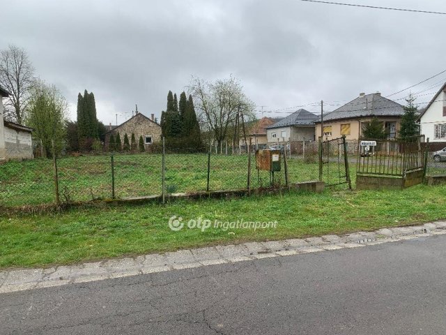 Eladó telek, Pétervásárán 4 M Ft / költözzbe.hu