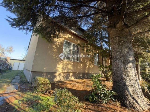 Eladó családi ház, Dorogon 82 M Ft, 4 szobás