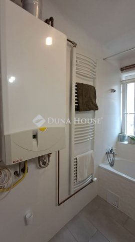 Eladó téglalakás, Pécsett 51.5 M Ft, 2 szobás