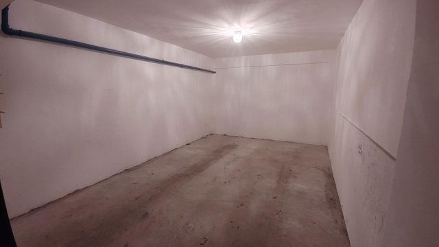 Eladó garázs, Nyíregyházán 6.9 M Ft, 1 szobás