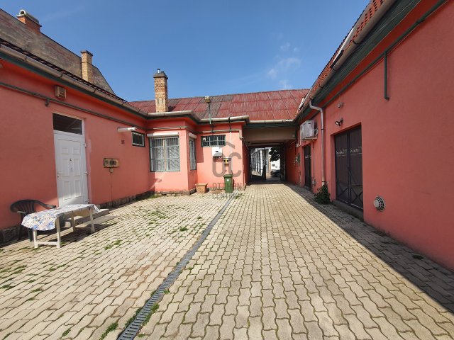 Eladó családi ház, Gyöngyösön 155 M Ft, 6 szobás
