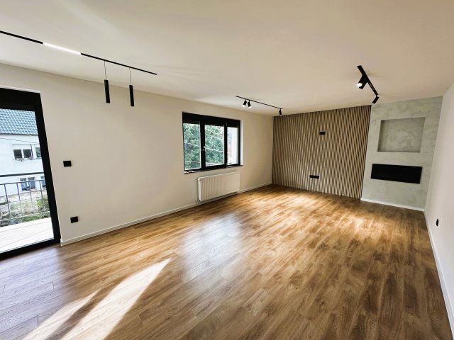 Eladó téglalakás, Pécsett 84.9 M Ft, 3 szobás