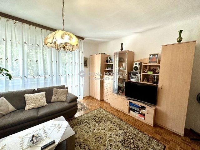 Eladó családi ház, Szentendrén 117.9 M Ft, 4 szobás