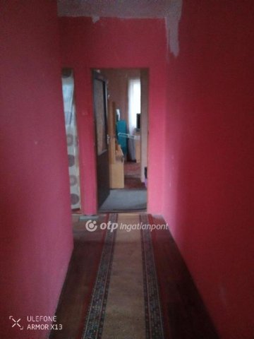 Eladó családi ház, Csemőn 37 M Ft, 5+1 szobás