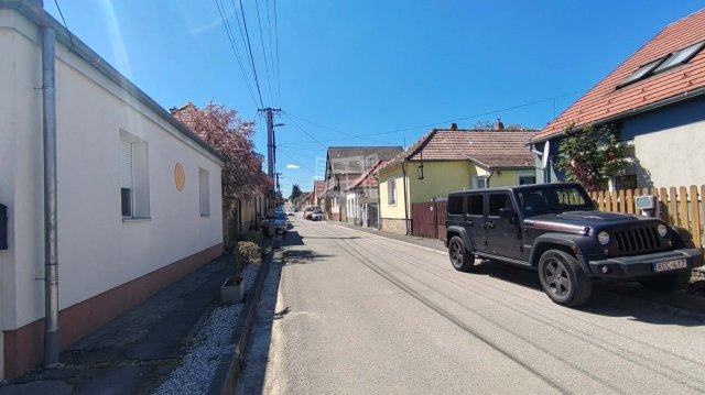 Eladó családi ház, Keszthelyen 71.9 M Ft, 4 szobás