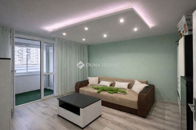 Eladó panellakás, Budapesten, III. kerületben 72.9 M Ft, 2 szobás