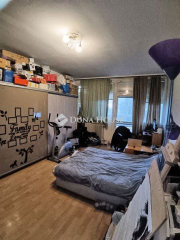 Eladó téglalakás, Budapesten, XX. kerületben, János utcában