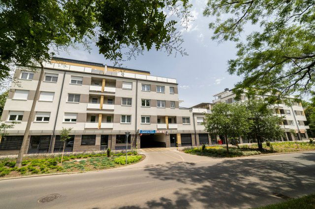 Eladó téglalakás, Kecskeméten 86 M Ft, 2 szobás