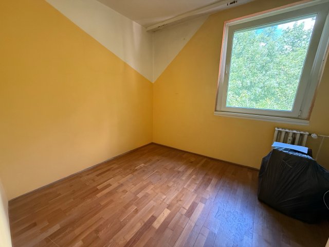 Eladó panellakás, Szegeden 45.999 M Ft, 2 szobás