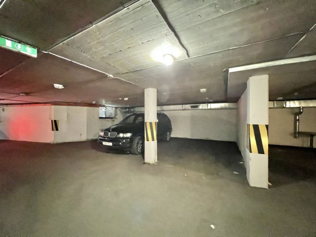 Kiadó garázs, Kaposváron, Berzsenyi utcában 30 E Ft / hó