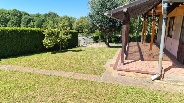 Eladó családi ház, Nádasdon 21.8 M Ft, 1 szobás