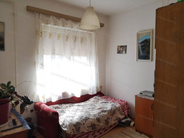 Eladó családi ház, Fegyverneken 11.9 M Ft, 1+1 szobás