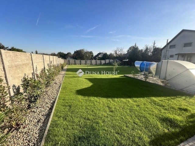 Eladó téglalakás, Dabason 94.6 M Ft, 4 szobás