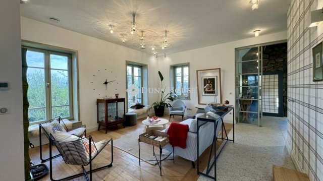 Eladó családi ház, Szentendrén 238 M Ft, 3 szobás