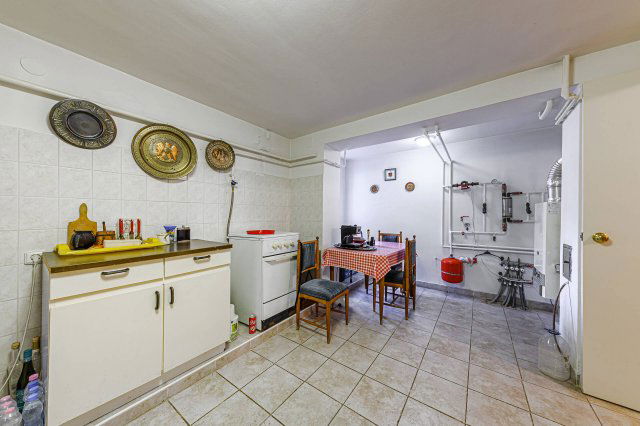 Eladó családi ház, Budaörsön 247 M Ft, 4 szobás