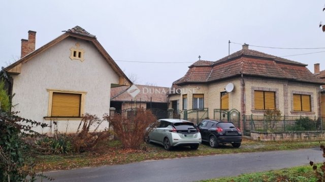 Eladó családi ház, Galgahévízen 94 M Ft, 4 szobás