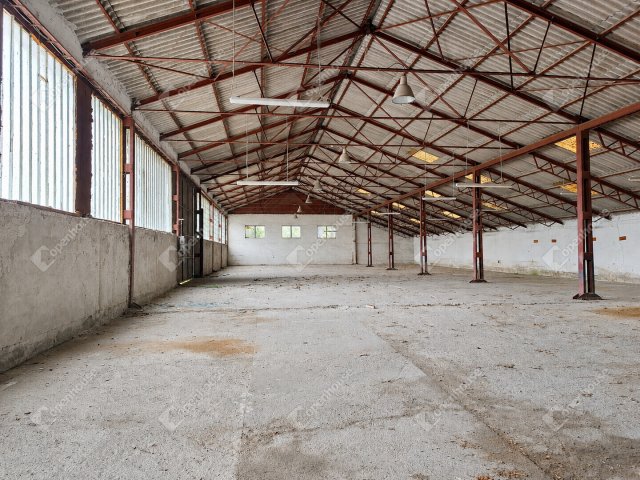 Eladó ipari ingatlan, Fertőszentmiklóson 129 M Ft