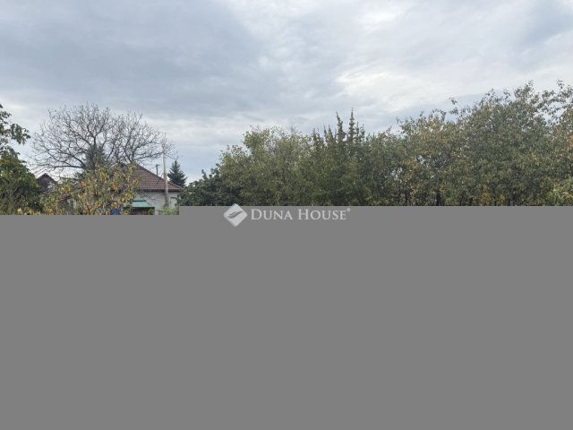 Eladó családi ház, Szárligeten 89.9 M Ft, 2 szobás