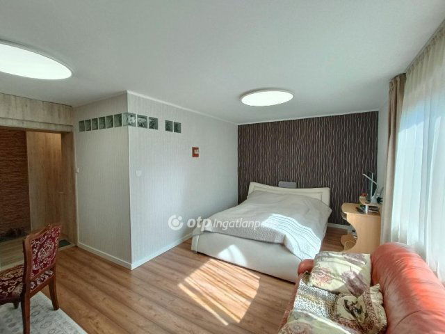 Eladó családi ház, Délegyházán 124.5 M Ft, 5 szobás