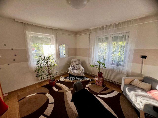 Eladó családi ház, Füzesabonyban 62 M Ft, 5 szobás