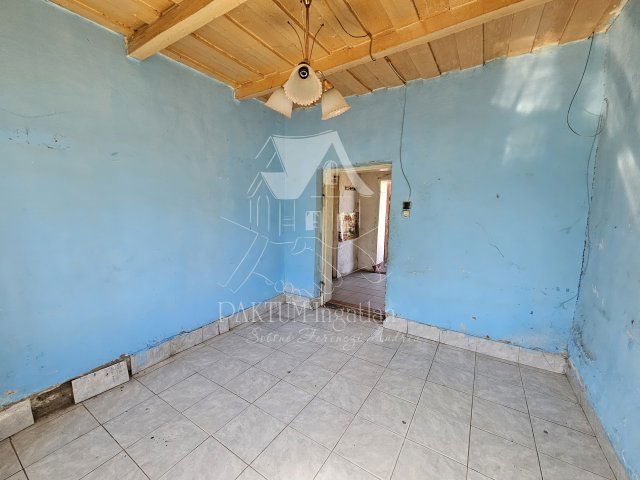 Eladó családi ház, Újszászon 5.9 M Ft, 1+1 szobás