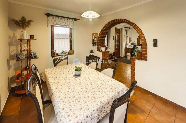 Eladó családi ház, Kunadacson 73.9 M Ft, 5 szobás