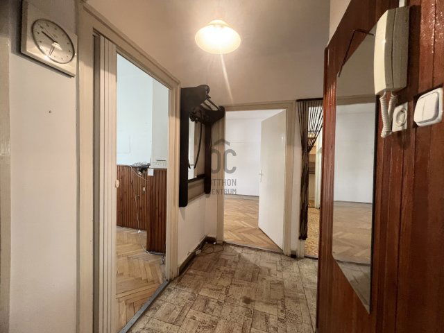 Eladó téglalakás, Szekszárdon 31.9 M Ft, 3 szobás