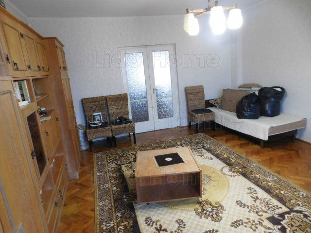 Eladó családi ház, Sárbogárdon 47.5 M Ft, 9 szobás