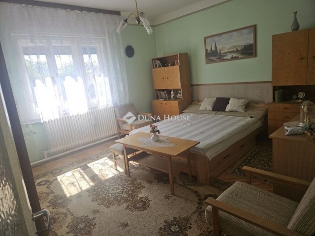 Eladó családi ház, Perkátán 48 M Ft, 3 szobás