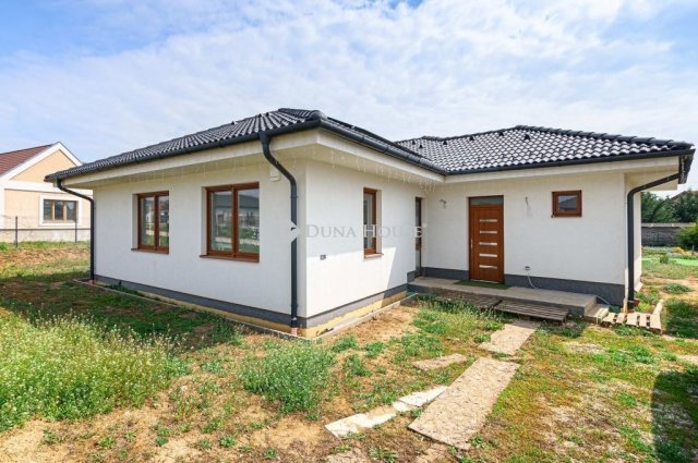 Eladó családi ház, Budajenőn 176 M Ft, 5 szobás