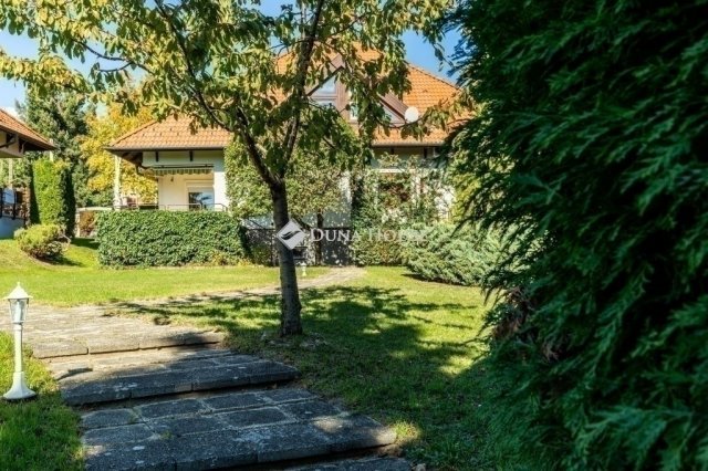 Eladó ikerház, Budapesten, II. kerületben 299 M Ft, 6 szobás