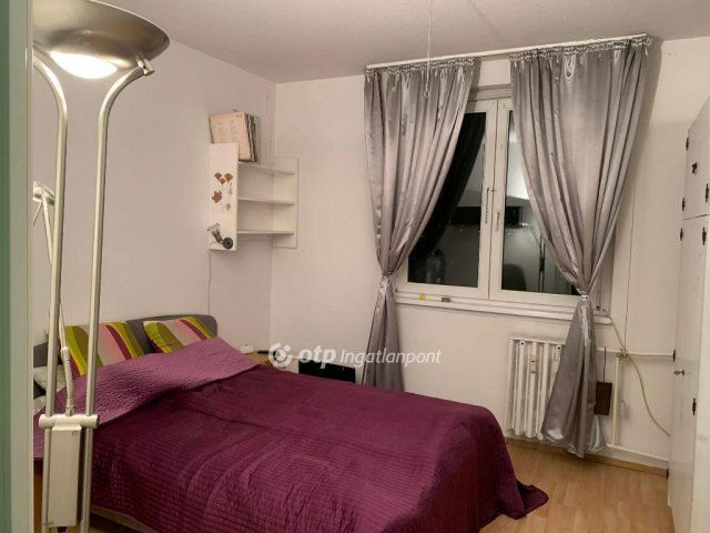 Eladó panellakás, Budapesten, III. kerületben 64.9 M Ft