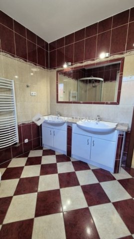 Eladó családi ház, Kecskeméten 135 M Ft, 5 szobás