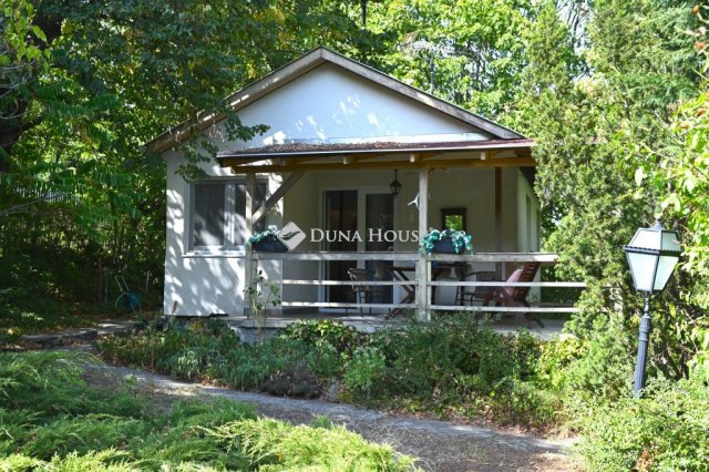 Eladó nyaraló, Leányfaluban 49.9 M Ft, 2 szobás