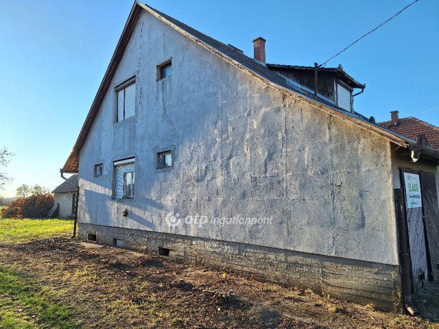 Eladó családi ház, Tiszafüreden 29.9 M Ft, 2 szobás