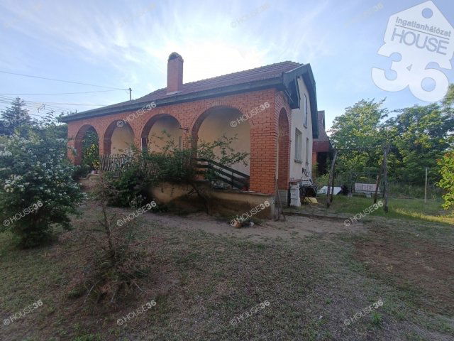 Eladó családi ház, Tiszaalpáron 26.5 M Ft, 3 szobás