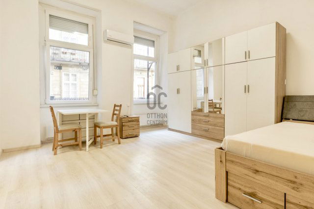 Eladó téglalakás, Budapesten, VII. kerületben 54.99 M Ft