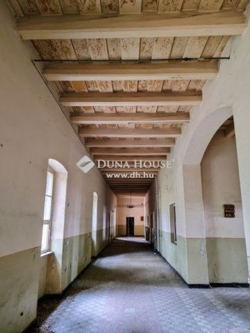 Eladó családi ház, Baján 350 M Ft, 1 szobás