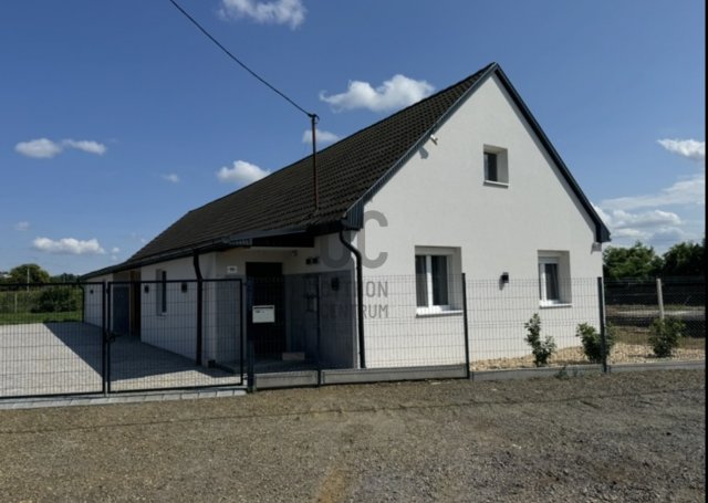 Kiadó ikerház, albérlet, Nyíregyházán 500 E Ft / hó, 4 szobás