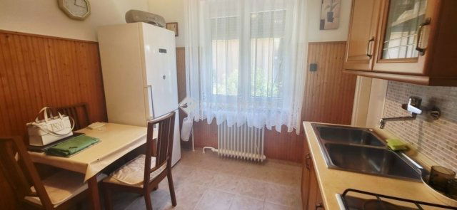 Eladó ikerház, Dunakeszin 116 M Ft, 2 szobás